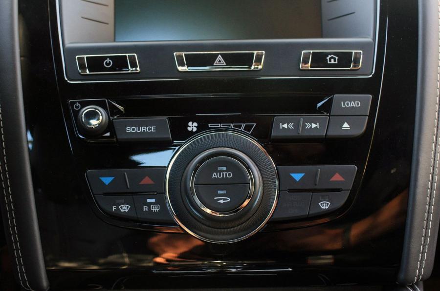  Jaguar XKR-S 2012 года  (фото 54 из 82)